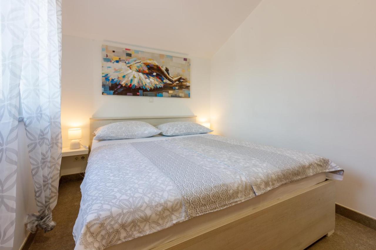 Anton 1 Apartamento Crikvenica Exterior foto